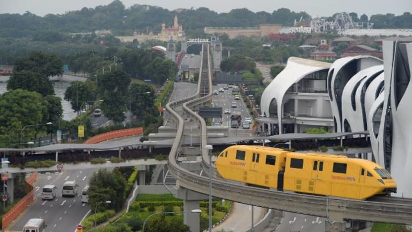 Lower fees for cars, taxis entering Sentosa on weekends, public holidays Lower fees for cars, taxis entering Sentosa on weekends, public holidays