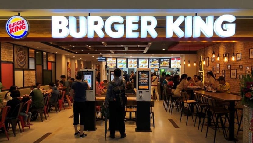 Burger King Singapore to stop providing plastic lids and straws for drinks Burger King Singapore to stop providing plastic lids and straws for drinks