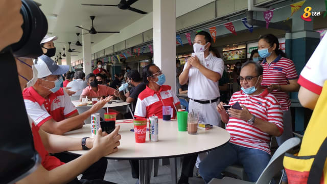 【新加坡大选】走访西海岸集选区巧遇 白红阵营互祝“好运”