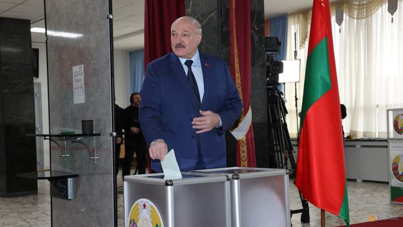 Anti-war protests break out as Belarus votes to renounce non-nuclear status