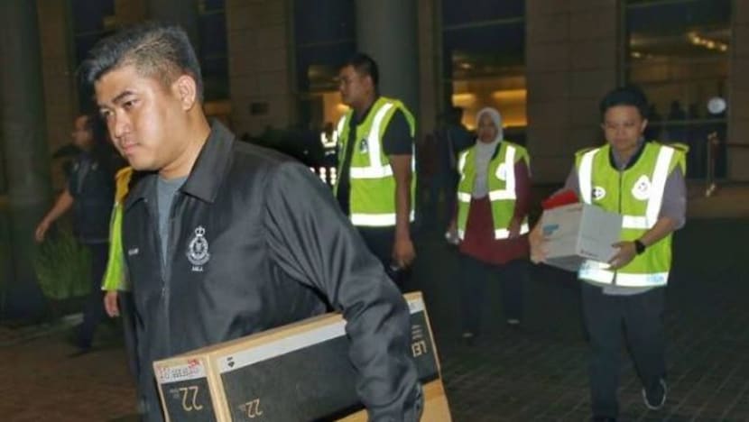 UMNO tuntut polis pulangkan wang rampasan