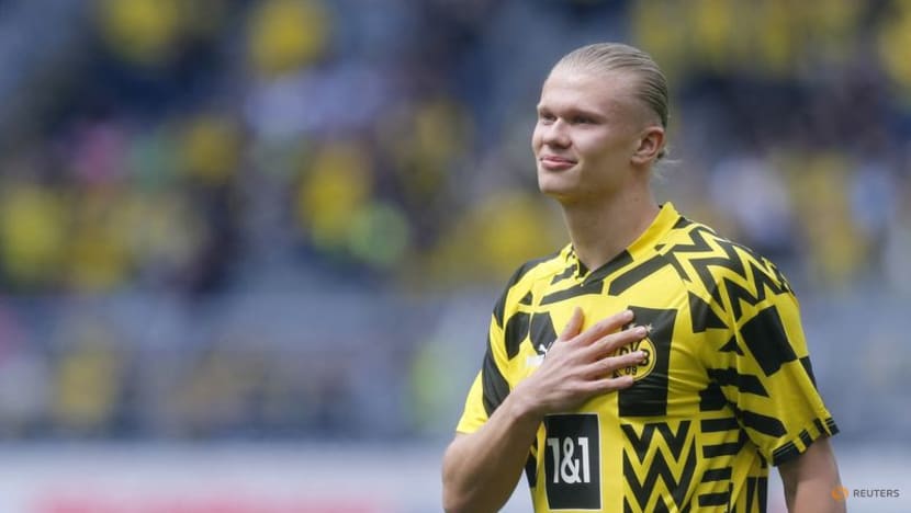 Haaland hands out watches as he calls time on Dortmund career - report Haaland hands out watches as he calls time on Dortmund career - report