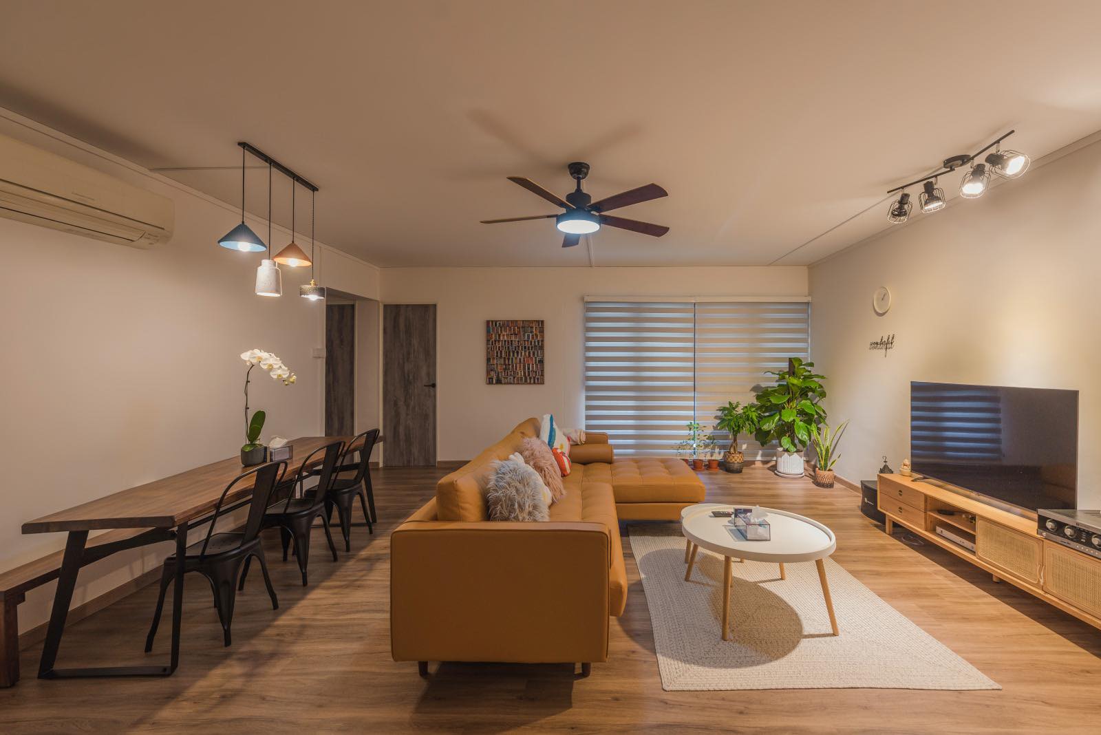 Almost Everything In This 5-Room Flat Is From Taobao — Furniture, Lights & More — And It Cost $9,000 In Total Almost Everything In This 5-Room Flat Is From Taobao — Furniture, Lights & More — And It Cost $9,000 In Total