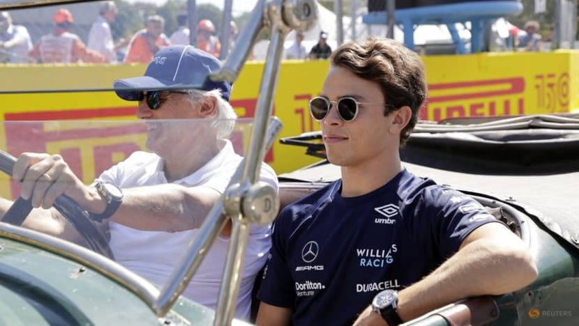 De Vries lays down a marker on dream debut in F1 De Vries lays down a marker on dream debut in F1