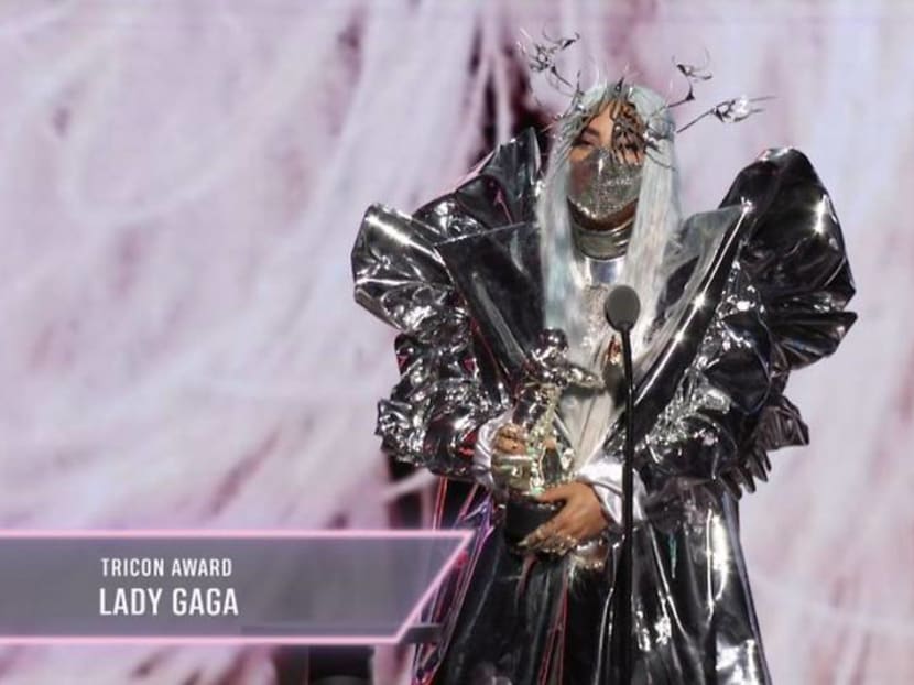 Custom masks, coronavirus and Black lives dominate VMA show