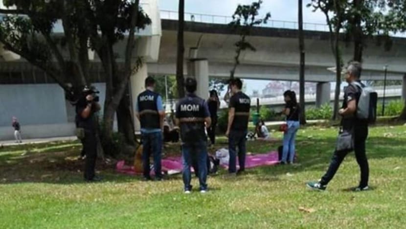 MOM steps up efforts to disperse gatherings of migrant workers on Sunday MOM steps up efforts to disperse gatherings of migrant workers on Sunday