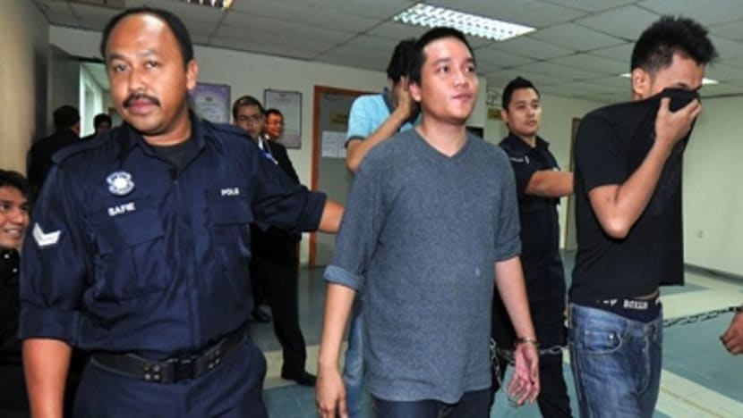 Pelakon M'sia ditahan kerana bawa dadah yang disembunyi di bahagian dubur di Sumatera