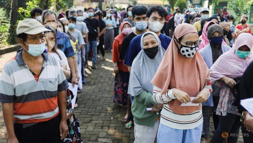 COVID-19 surge starting to ease in Indonesia capital, data shows COVID-19 surge starting to ease in Indonesia capital, data shows