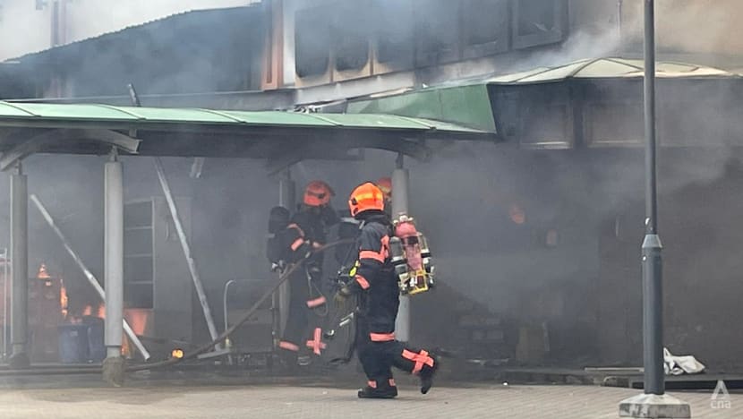  Fire breaks out at Tampines coffee shop, disrupting operations