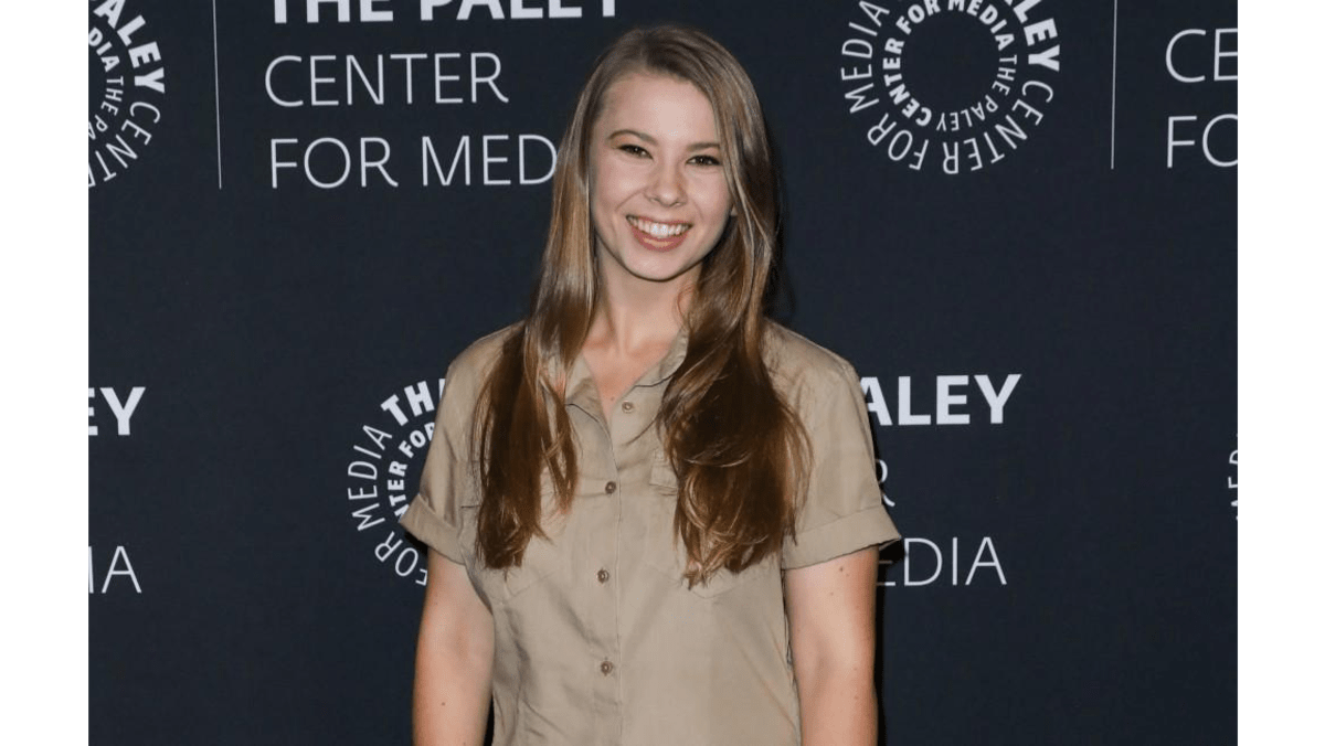 Bindi Irwin is in wedding 'planning mode' 8 Days(00)