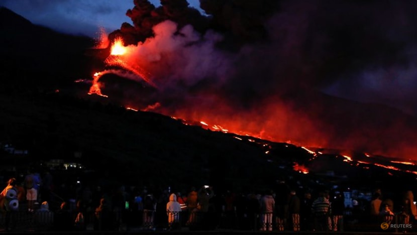 Spain vows to speed up aid to volcano-hit La Palma