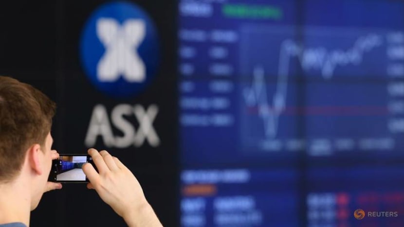 Australia bourse halts trading on 'data issues' after shares hit 8-month high Australia bourse halts trading on 'data issues' after shares hit 8-month high