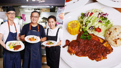 Cathay Pacific Lounge Chefs-Turned-Hawkers Sell Shiok $8.90 Satay Chicken Chop