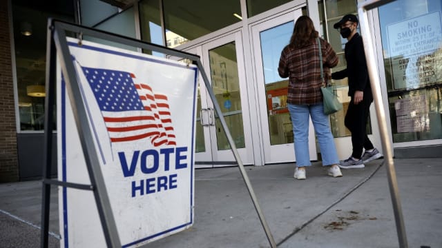 美国中期选举在即 民调：49%选民倾向支持共和党