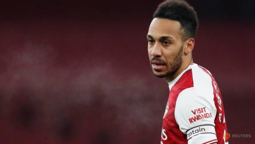 Arsenal's Aubameyang says absence due to mother's illness