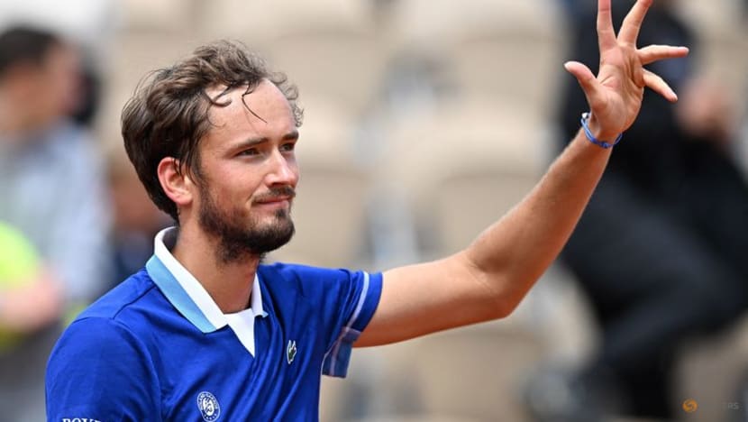 Medvedev puzzled by chance to claim No 1 ranking despite Wimbledon ban Medvedev puzzled by chance to claim No 1 ranking despite Wimbledon ban