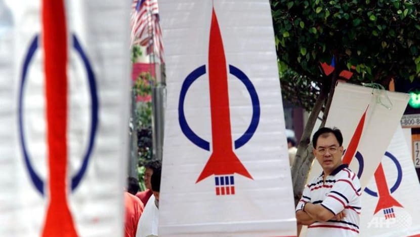 Perkataan 'Tok Lebai' cetus kekecohan antara DAP dengan BN