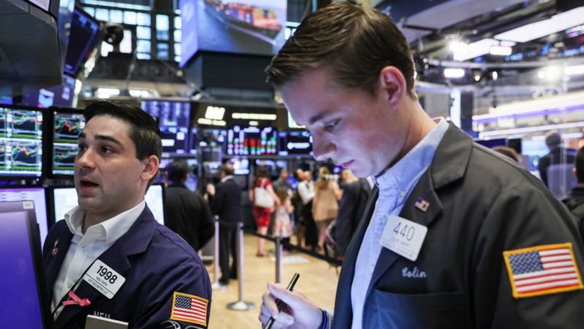 Wall Street beragam, saham Eropa datar seiring kemajuan pembicaraan plafon utang AS