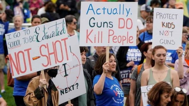 美国最高法院推翻纽约禁止公共场合携带枪支法律