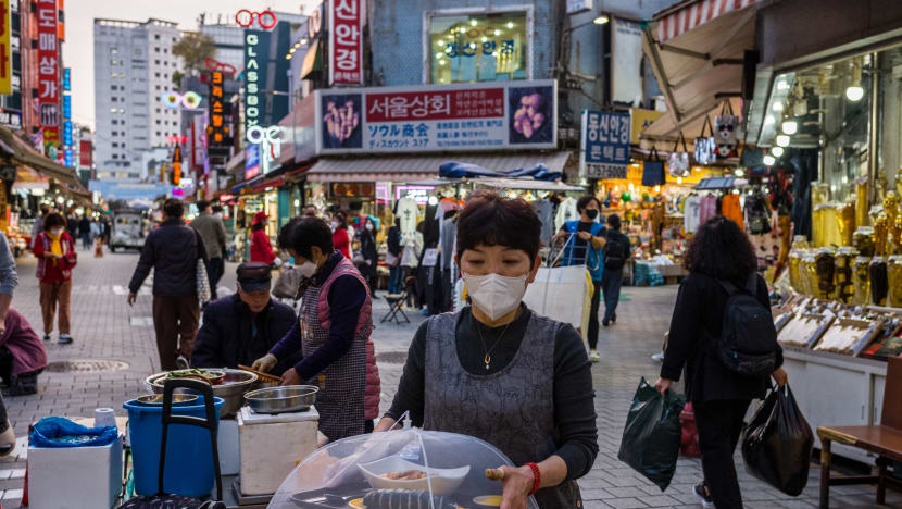Korea Selatan turunkan had umur terima pil COVID-19, dari 65 ke 60 tahun