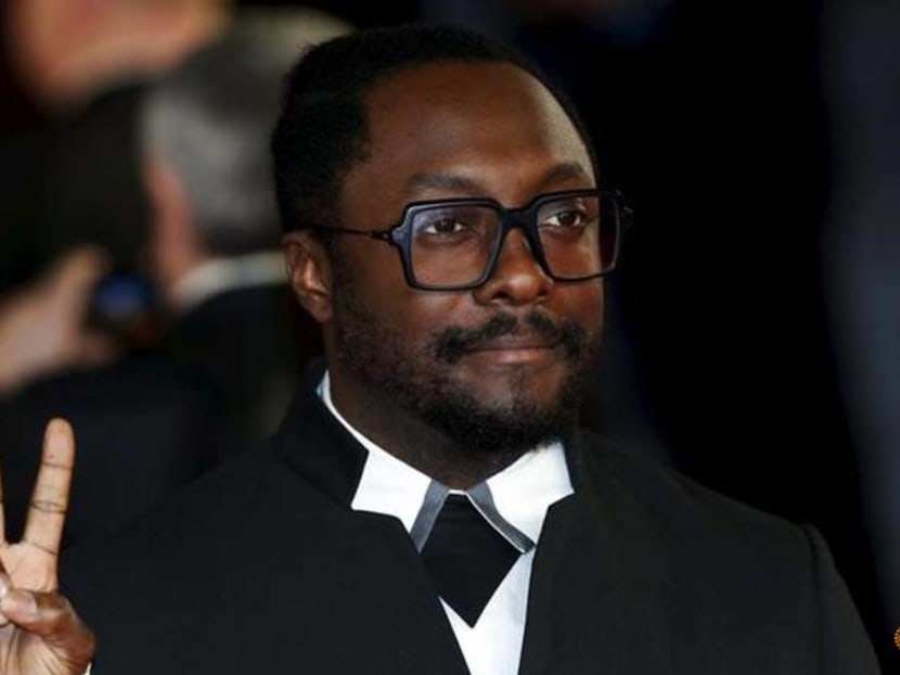 Black Eyed Peas star will.i.am says 'racist' Qantas flight attendant called the police on him