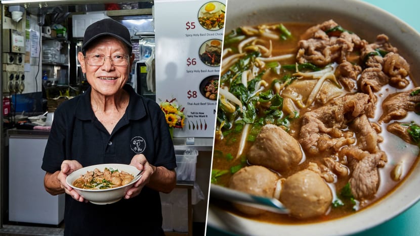 Doctorate Holder Becomes Hawker At 76, Moves Into 8-Bed Hostel Room To Be Nearer To Thai Food Stall Doctorate Holder Becomes Hawker At 76, Moves Into 8-Bed Hostel Room To Be Nearer To Thai Food Stall