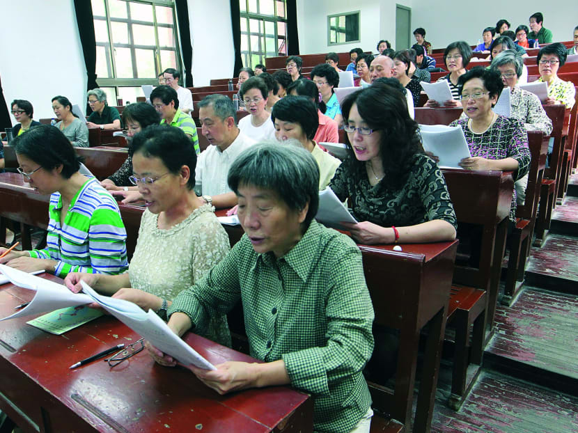 Shanghai's elderly never too old for school