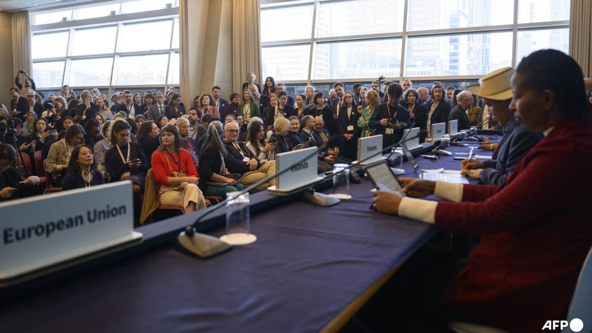 Plastic pollution talks: The key sticking points