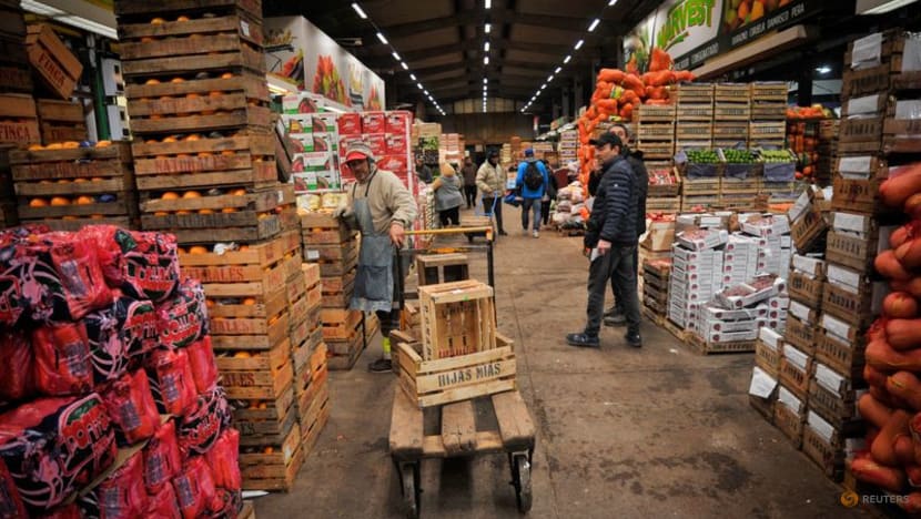 Analysis-Food export bans, from India to Argentina, risk fueling inflation Analysis-Food export bans, from India to Argentina, risk fueling inflation