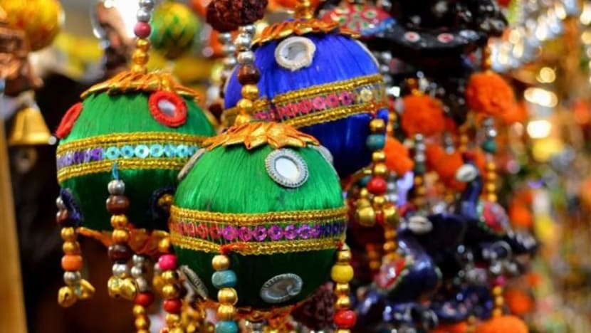 வசதிகுறைந்த இந்துக் குடும்பத்தின் வீட்டில் பண்டிகை உணர்வை ஏற்படுத்திய ஜாமியா இடைவழி இல்லத்தைச் சேர்ந்தவர்கள் வசதிகுறைந்த இந்துக் குடும்பத்தின் வீட்டில் பண்டிகை உணர்வை ஏற்படுத்திய ஜாமியா இடைவழி இல்லத்தைச் சேர்ந்தவர்கள்