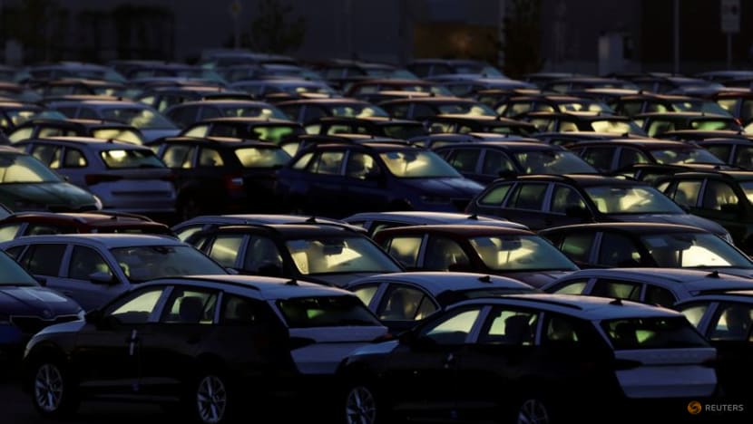 Czech car sector to make 250,000 fewer vehicles this year due to chip shortage Czech car sector to make 250,000 fewer vehicles this year due to chip shortage
