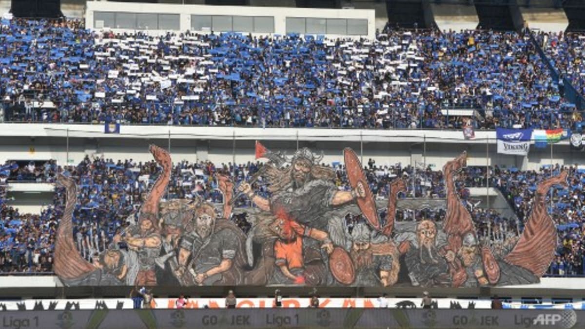 ‘I Can’t Breathe’: Kekacauan Pertandingan Sepak Bola Indonesia Serang Perhatian Keamanan Fan Setelah 2 Tewas