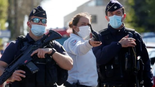 法国一警察局发生持刀袭击事件 一女警丧命