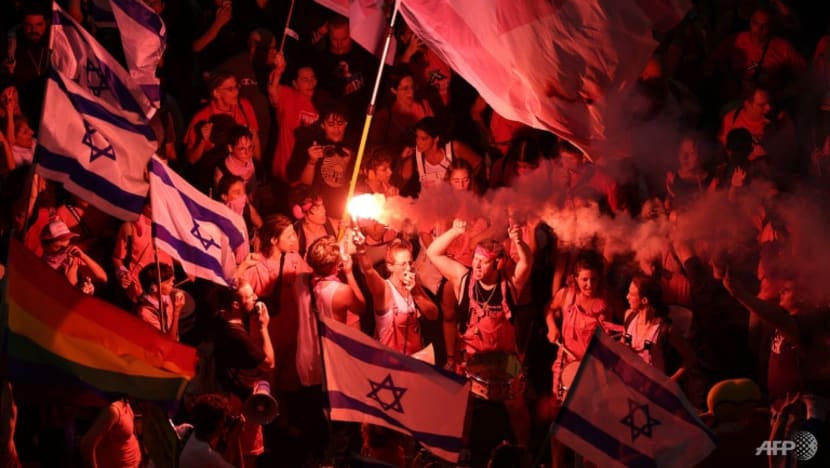 'Democracy, Democracy' chant Israelis protesting legal reforms