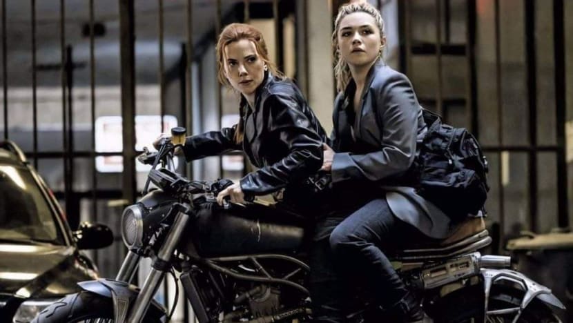 Scarlett Johansson To "Hand The Baton" To Florence Pugh In Black Widow Scarlett Johansson To "Hand The Baton" To Florence Pugh In Black Widow