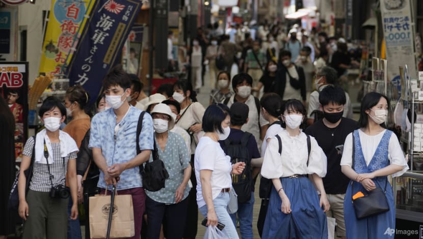Commentary: Maskless tourists in Japan trigger debate over ‘face underwear’ Commentary: Maskless tourists in Japan trigger debate over ‘face underwear’