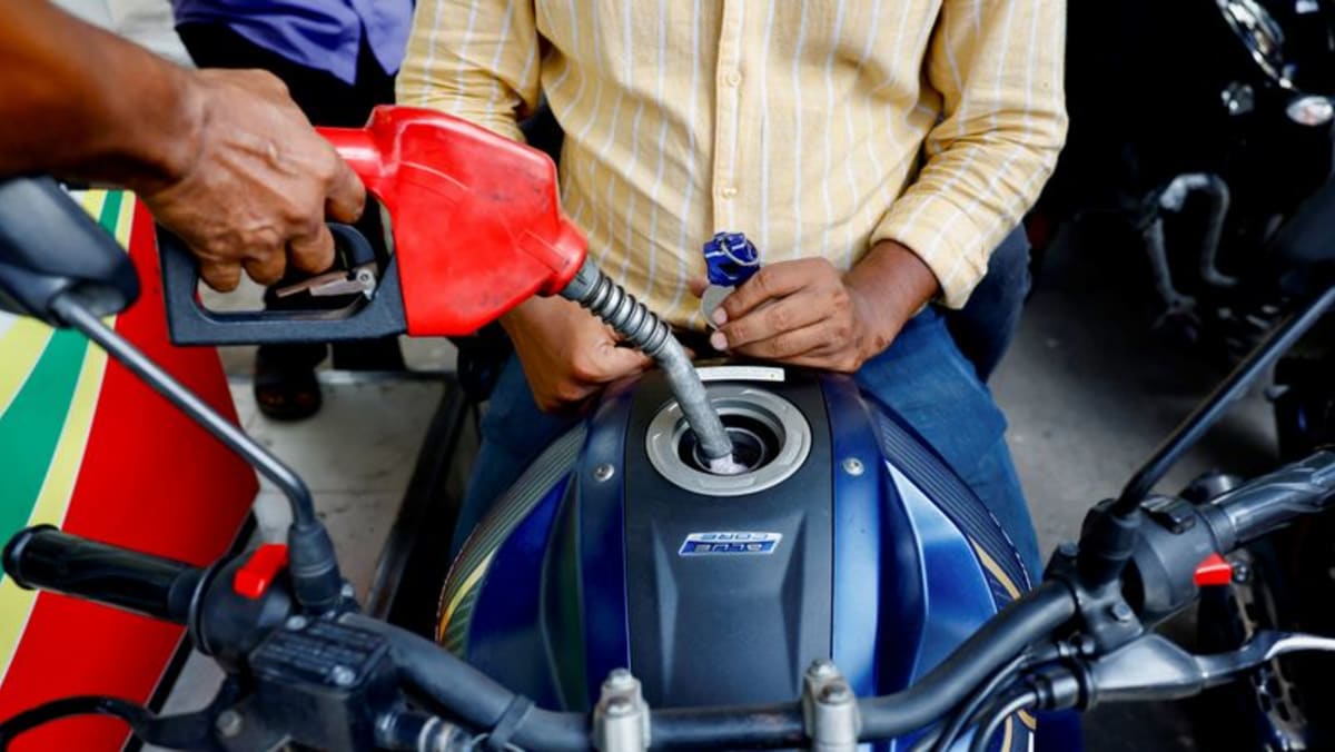 Bangladesh sedang kesulitan membayar bahan bakar karena kekurangan dolar, menurut surat