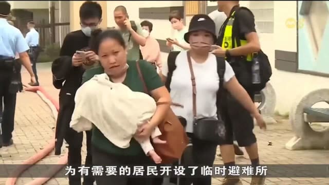 香港一间仓库发生大火 3400多人被迫疏散