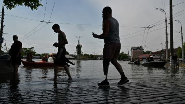 乌克兰卡霍夫卡水坝被炸引发洪水 当地或损失数百万公吨农作物