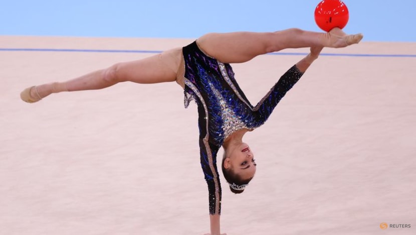 Olympics-Rhythmic Gymnastics-Russian Averina twins qualify ...