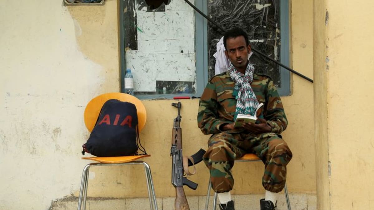 PBB mengatakan setidaknya 16 staf, tanggungan ditahan di Ethiopia