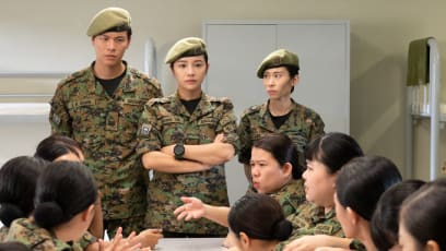 Ah Girls Go Army Review: Jack Neo's Tone-Deaf Military Comedy Makes You Wonder When He Last Hung Out Around Young Women