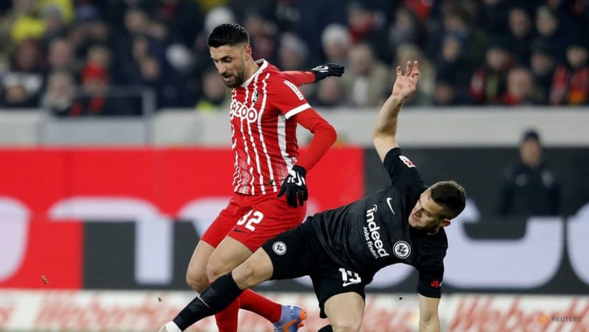 Frankfurt and Freiburg lose ground with 1-1 draw Frankfurt and Freiburg lose ground with 1-1 draw