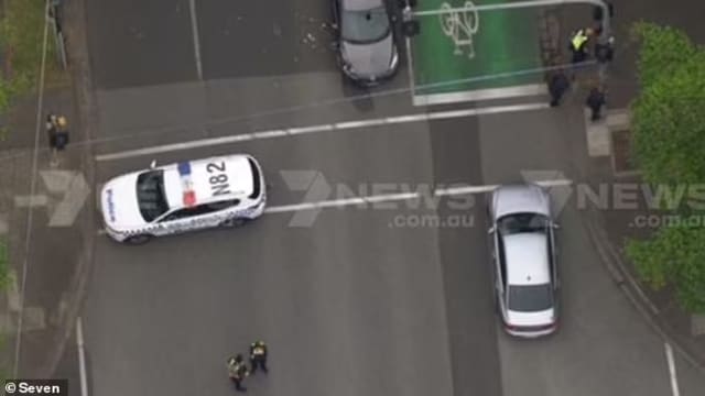 澳男企图开车随机撞人 被警追逐数条街后落网