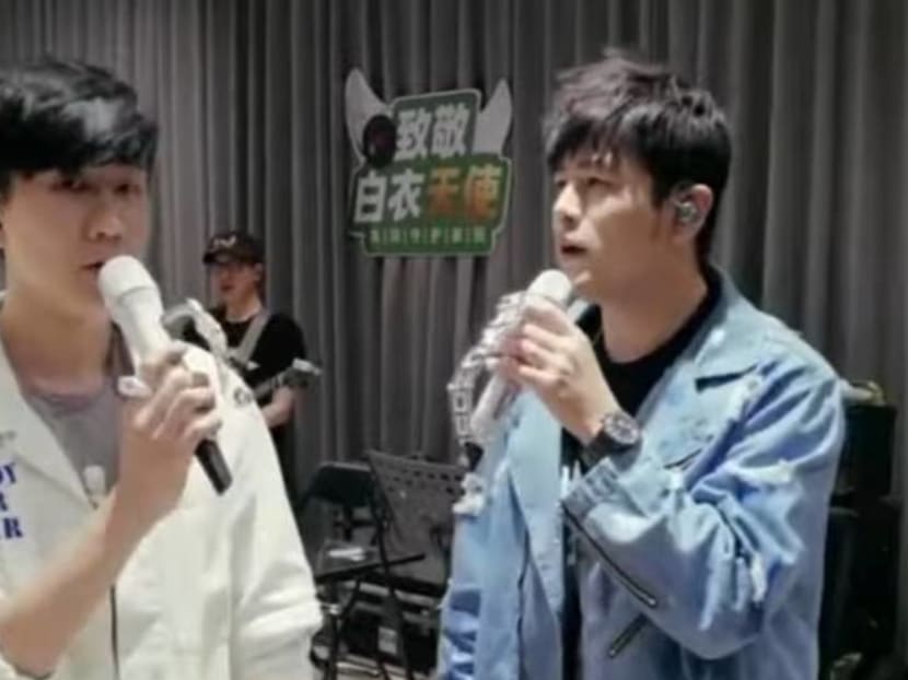 Watch JJ Lin’s surprise performance with Jay Chou for an online fundraising show Watch JJ Lin’s surprise performance with Jay Chou for an online fundraising show
