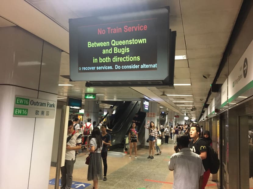 Commuters travelling to work on the North-South and East-West Lines (NSEWL) experienced delays due to an intermittent power fault and track circuit fault. Photo: Najeer Yusof/TODAY