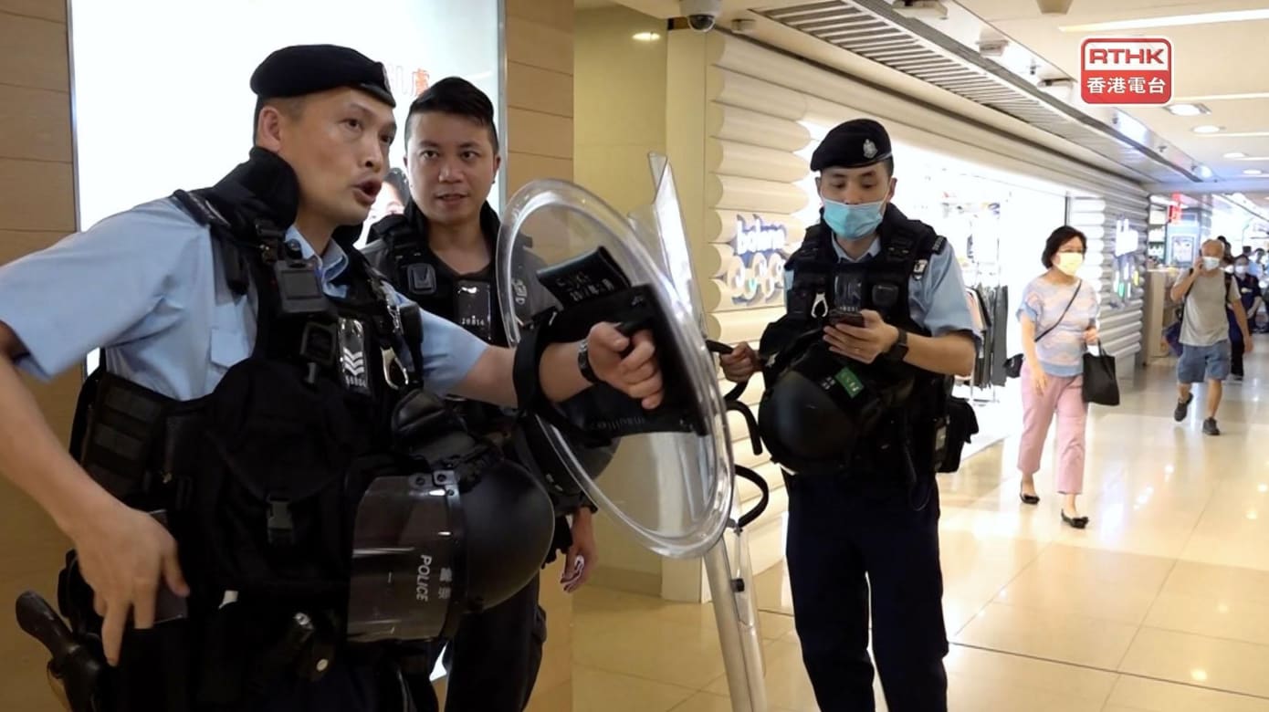 又一起持刀追砍事件！ 大批警员到香港黄大仙商场搜查嫌犯