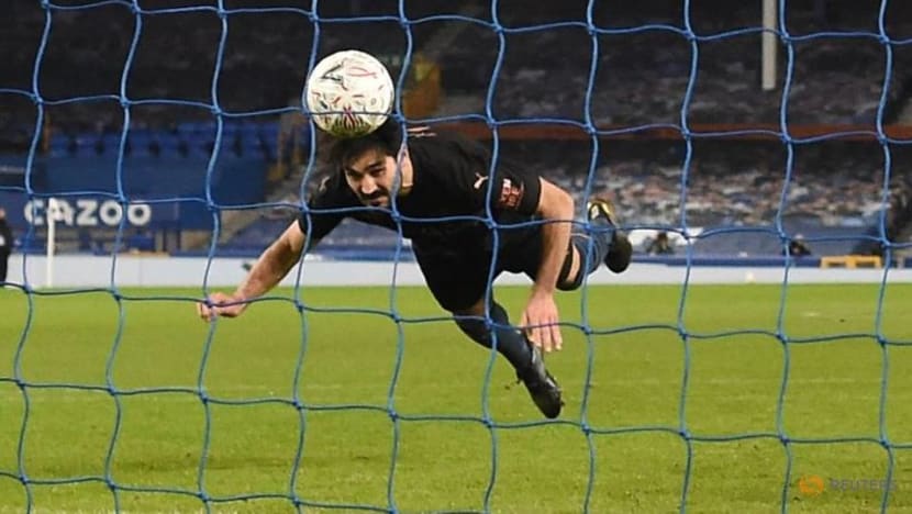 Football: Man City leave it late to beat Everton and reach Cup semis Football: Man City leave it late to beat Everton and reach Cup semis