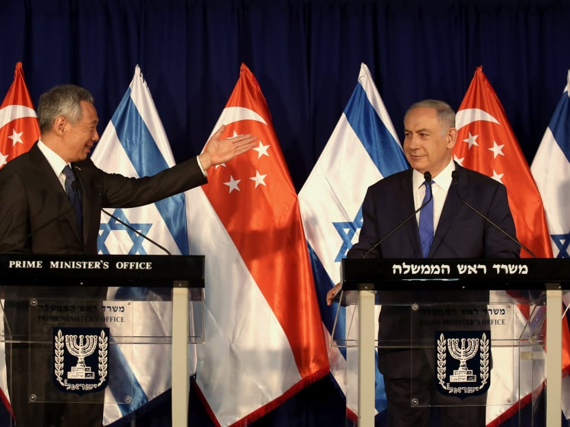 Israeli Prime Minister Benjamin Netanyahu  and Prime Minister Lee Hsien Loong speak to the press during a welcome ceremony on April 19, 2016 at the prime minister's office in Jerusalem. Photo: AFP