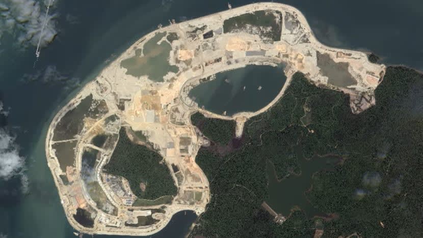 Projek bina tembok laut di Pulau Tekong lebih 50% siap: Desmond Lee
